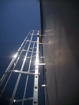 Scala a gabbia di sicurezza in carpenteria metallica